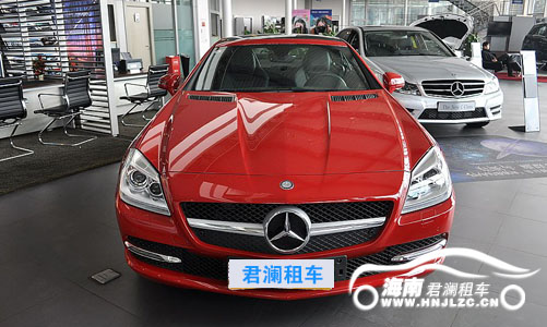奔馳SLK200(跑車(chē))-海南租車(chē)三亞租車(chē)自駕游用車(chē) 奔馳SLK200(跑車(chē))-海南租車(chē)三亞租車(chē)自駕游用車(chē)